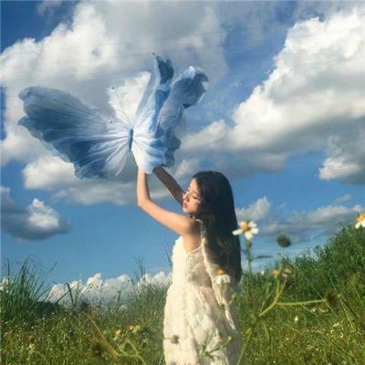 富二代又出大瓜：恋爱脑怒怼网友，品牌方解约，深夜